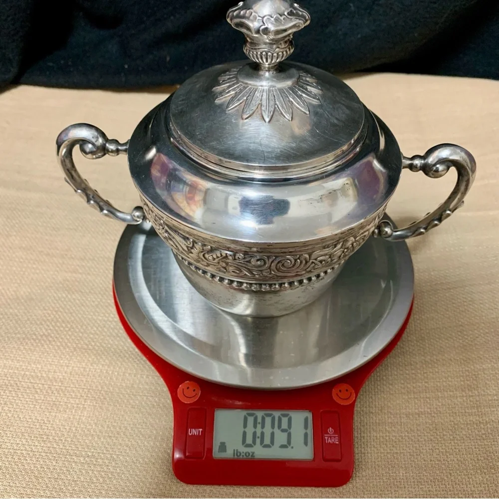 Vintage Silverplate Lidded Sugar Bowl Ornate Floral Dual Handle "M.E. Plateado” - Picture 8 of 9